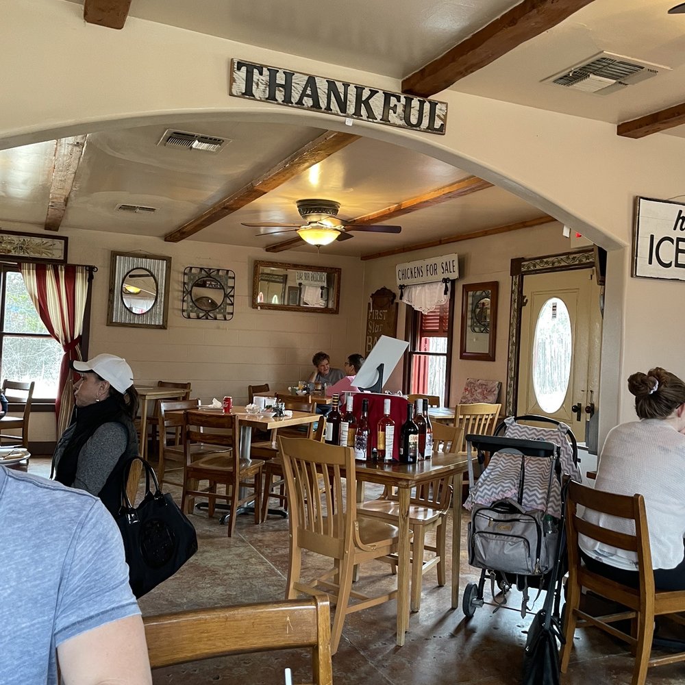 Backyard Bistro - Indoor dining - American Near Me - Pipe Creek, Texas