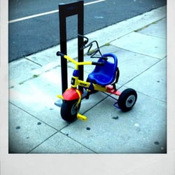 Santa Monica Yoga - Plenty of bike parking out front!