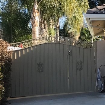 Brett Robertson Painting - Iron Gates - Painters Near Me - Bakersfield, California Brett Robertson Painting - Iron Gates - Painters Near Me - Bakersfield, California