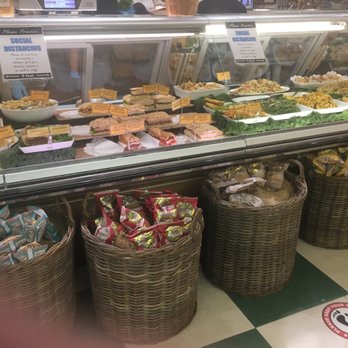 Browns Valley Market - Sides counter - Grocery Near Me - Napa, California Browns Valley Market - Sides counter - Grocery Near Me - Napa, California