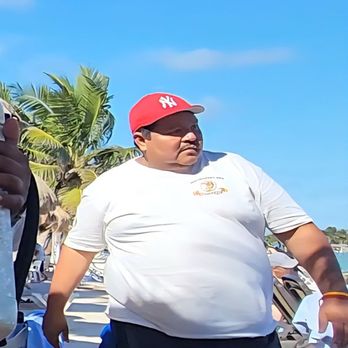 Big Mama's - Waiter who scammed us! - Mexican Near Me - Mahahual, ROO