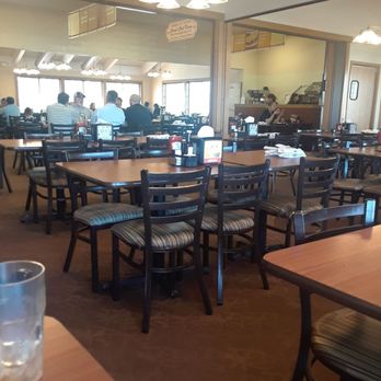 Golden Corral Buffet & Grill - Interior of the dining room. Not too crowded for lunch. I got lucky. - American Near Me - Anchorage, Alaska