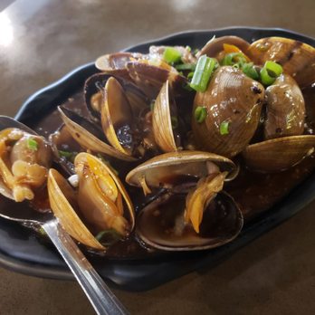 King Restaurant & Bar - Clams with black bean sauce - Bars Near Me - Honolulu, Hawaii