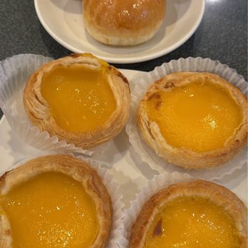 Vinh Kee Restaurant - Baked Pork Buns and Egg Custard - Dim Sum Near Me - Falls Church, Virginia Vinh Kee Restaurant - Baked Pork Buns and Egg Custard - Dim Sum Near Me - Falls Church, Virginia