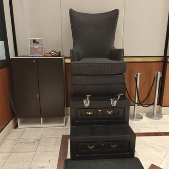 Nick Executive Shine - Shoe Shine Near Me - Atlanta, Georgia Nick Executive Shine - Shoe Shine Near Me - Atlanta, Georgia