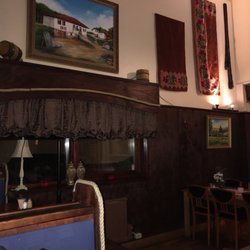 balkan steak house - Mörkt men mysigt