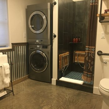 Moab Digs - Downstairs bathroom - Hotels Near Me - Moab, Utah