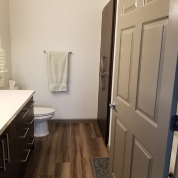 Lake Pointe Apartments - Lots of bathroom storage in master bath - Apartments Near Me - Folsom, California Lake Pointe Apartments - Lots of bathroom storage in master bath - Apartments Near Me - Folsom, California