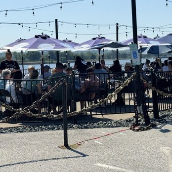 D'Lua Fusion Cuisine & Bar - Outside seating along the river - Mexican Near Me - Bettendorf, Iowa D'Lua Fusion Cuisine & Bar - Outside seating along the river - Mexican Near Me - Bettendorf, Iowa