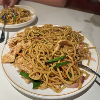 Szechuan House - Chicken R7 Lo Mein - Szechuan Near Me - Midland, Texas Szechuan House - Chicken R7 Lo Mein - Szechuan Near Me - Midland, Texas