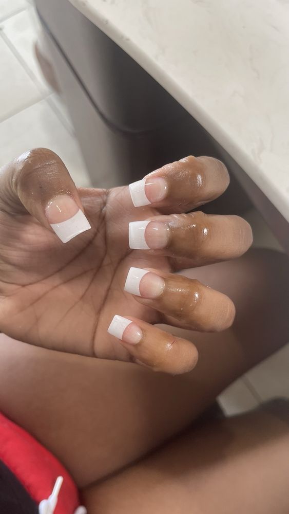Vina Nails Logo