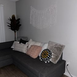 Daily Prices - Pillows and wall art $4-$6