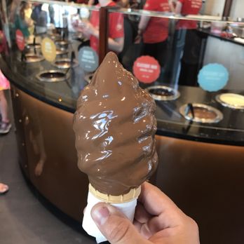 Chocolats Favoris - Ice Cream & Frozen Yogurt Near Me - Saint-Laurent, Quebec Chocolats Favoris - Ice Cream & Frozen Yogurt Near Me - Saint-Laurent, Quebec