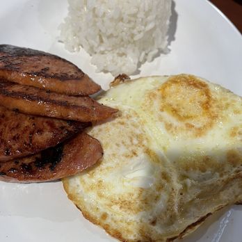 Eggs 'n Things - Waikiki Beach Eggspress - Portuguese sausage, white rice and eggs - Breakfast & Brunch Near Me - Honolulu, Hawaii Eggs 'n Things - Waikiki Beach Eggspress - Portuguese sausage, white rice and eggs - Breakfast & Brunch Near Me - Honolulu, Hawaii