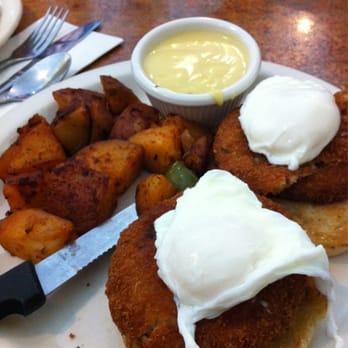 Bill's Cafe - crab cake Benedict with potatoes - American Near Me - San Jose, California Bill's Cafe - crab cake Benedict with potatoes - American Near Me - San Jose, California