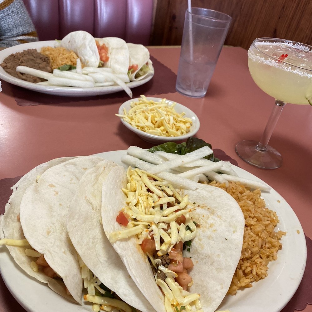 mexican food and drinks