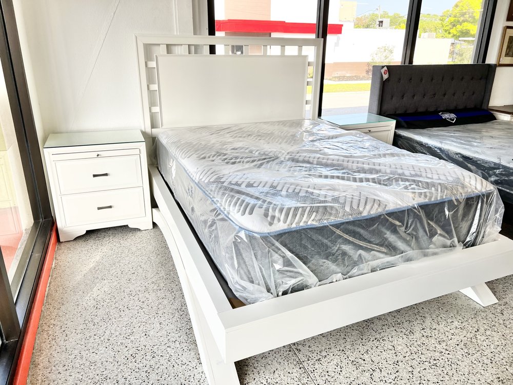 Used, Vintage & Consignment DESIGN FURNITURE OUTLET & CONSIGNMENT