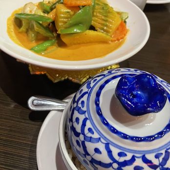 Coconut Bay - Thai Near Me - Burlingame, California