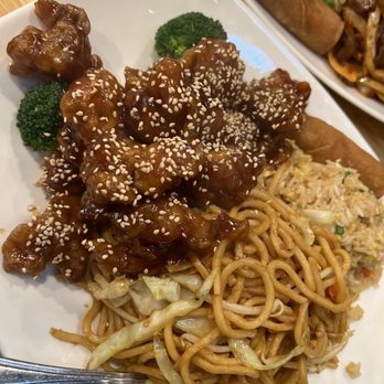 Hidden Dumpling House - Sesame Chicken Plate, fried perfectly and crispy - Chinese Near Me - Elk Grove, California