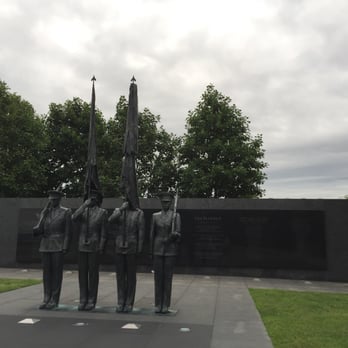Air Force Memorial - The USAF is a relatively young service but this memorial also honors the airmen in the various predecessors to today's AF. - Landmarks & Historical Buildings Near Me - Arlington, Virginia