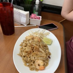 VK Noodle House - Shrimp and noodles