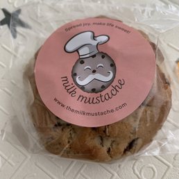 Chocolate chip cookie
