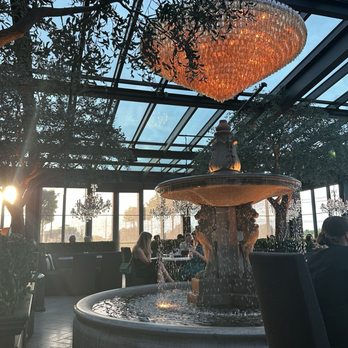 RH Rooftop Restaurant at RH Charlotte - American Near Me - Charlotte, North Carolina