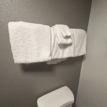 Courtyard by Marriott Columbia Northeast/Fort Jackson Area - Used looking towels - Hotels Near Me - Columbia, South Carolina Courtyard by Marriott Columbia Northeast/Fort Jackson Area - Used looking towels - Hotels Near Me - Columbia, South Carolina