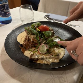 Miód Malina - Potato pancakes with fine quality beef and mushroom! - Polish Near Me - Kraków, Massachusetts Miód Malina - Potato pancakes with fine quality beef and mushroom! - Polish Near Me - Kraków, Massachusetts
