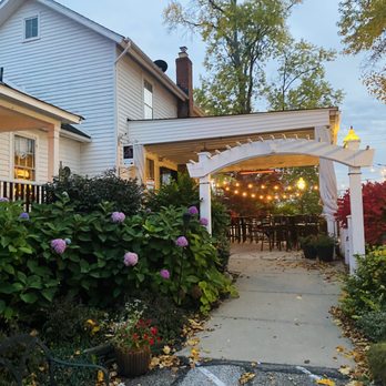 Swirl Wine Bar - Stunning ambiance both indoors and outside - New American Near Me - Solon, Ohio Swirl Wine Bar - Stunning ambiance both indoors and outside - New American Near Me - Solon, Ohio