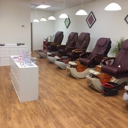 Emily's Nail & Spa - Nice, neat and clean