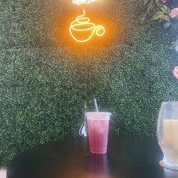 Mi Raiz Cafe - Lavender Blueberry tea