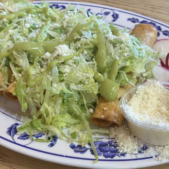 Luis's Taqueria - Mexican Near Me - Woodburn, Oregon