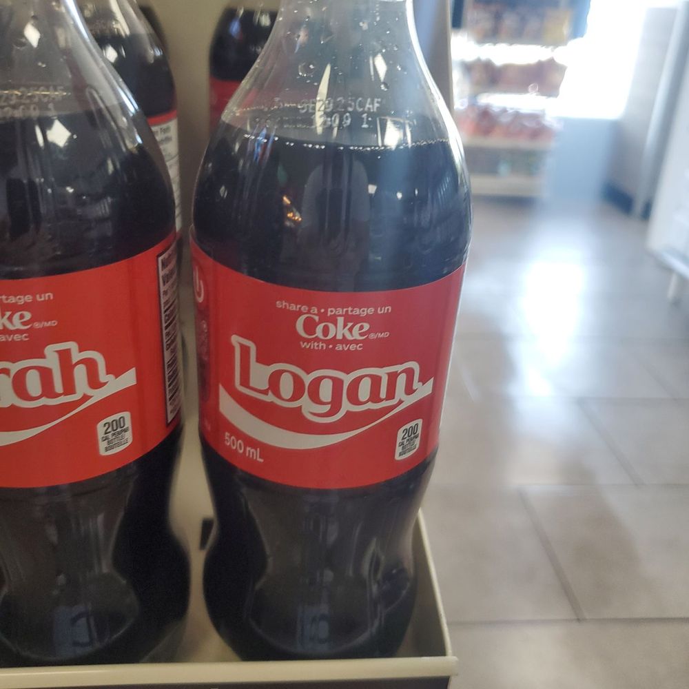 7-Eleven - Coca-Cola 500ml  Logan - Convenience Stores Near Me - Winnipeg, Manitoba