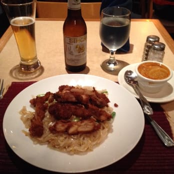 Nine Tastes - Crispy Chicken Pad Thai - Thai Near Me - Cambridge, Massachusetts