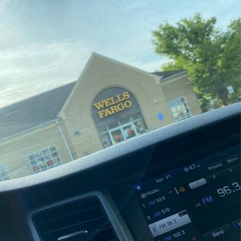 Wells Fargo Bank - Banks & Credit Unions Near Me - Laurel, Maryland