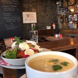 Café Tribunal - Asparagus soup.