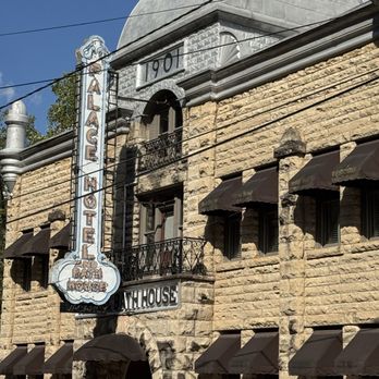 Palace Hotel & Bath House - Hotels Near Me - Eureka Springs, Arkansas Palace Hotel & Bath House - Hotels Near Me - Eureka Springs, Arkansas