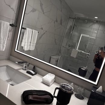 The Westin O'Hare - I want this mirror in my own bathroom at home. - Hotels Near Me - Rosemont, Illinois The Westin O'Hare - I want this mirror in my own bathroom at home. - Hotels Near Me - Rosemont, Illinois