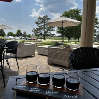 Bourgmont Winery - Dry red flight - Wine Tasting Room Near Me - Bucyrus, Kansas