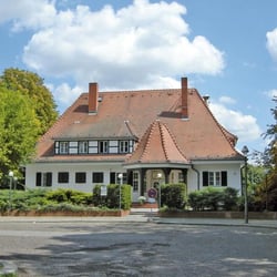 Ristorante Landhaus Am Poloplatz - Vorderansicht Ristroante
