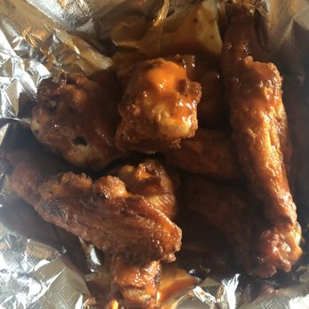 Whata Lotta Pizza - 10 Traditional Wings - Pizza Near Me - Huntington Beach, California Whata Lotta Pizza - 10 Traditional Wings - Pizza Near Me - Huntington Beach, California