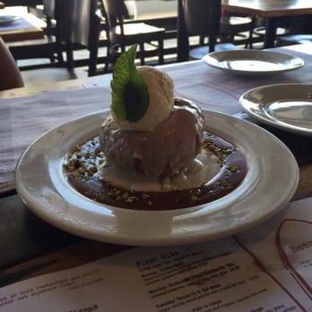 Simmzy's - Apple-Filled Doughnut with Ice Cream - Gastropubs Near Me - Long Beach, California