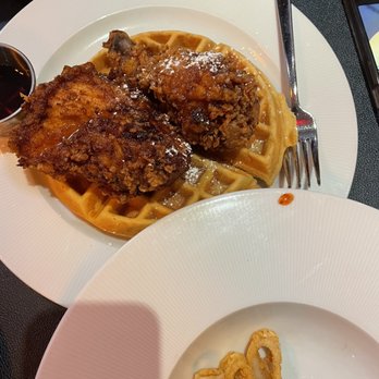 Rosa’s At Park - Fried Chicken and Waffles - Latin American Near Me - Bronx, New York