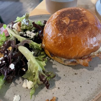 Kumama - Breakfast sandwich - Comfort Food Near Me - Jasper, Alberta