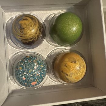 Hanna's Chocolates - Chocolatiers & Shops Near Me - Pleasanton, California