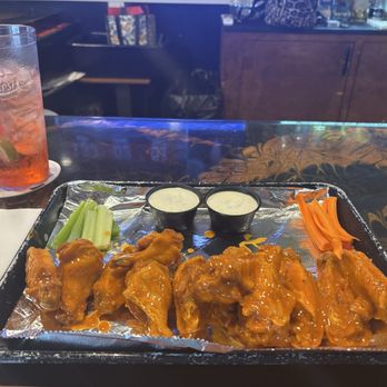 715 Bar & Grill - Dozen Hot. Crispy and Wet. Whoooo!!! - Sports Bars Near Me - Southern Pines, North Carolina