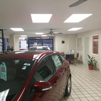 Berkeley Ford - Basic showroom. No frills here. - Car Dealers Near Me - Moncks Corner, South Carolina Berkeley Ford - Basic showroom. No frills here. - Car Dealers Near Me - Moncks Corner, South Carolina