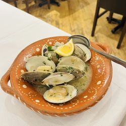Ameijoas a Bulhao Pato....steamed clams