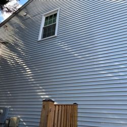 Wash My Deck - Typical Vinyl Siding After A Cleaning From WashMyDeck